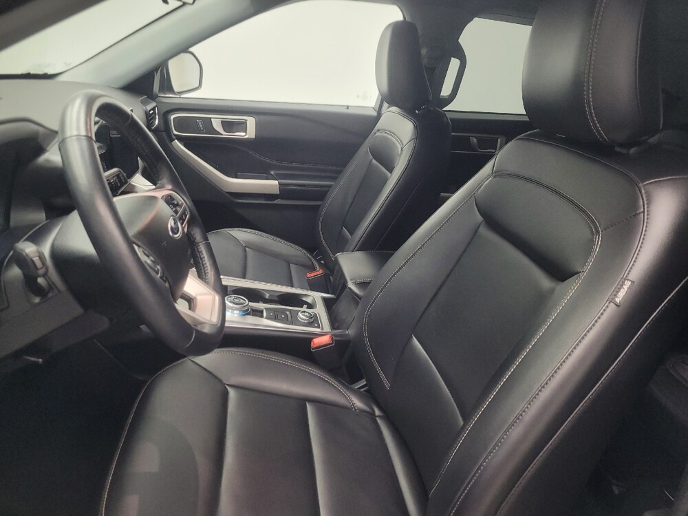 2022 Ford Explorer in Indianapolis, IN 46219 - 18128838 17