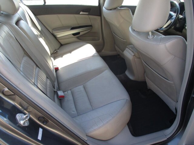 2009 Honda Accord in Oak Grove, MO 64075 - 18128881 6