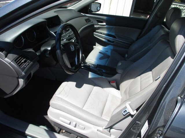 2009 Honda Accord in Oak Grove, MO 64075 - 18128881 5