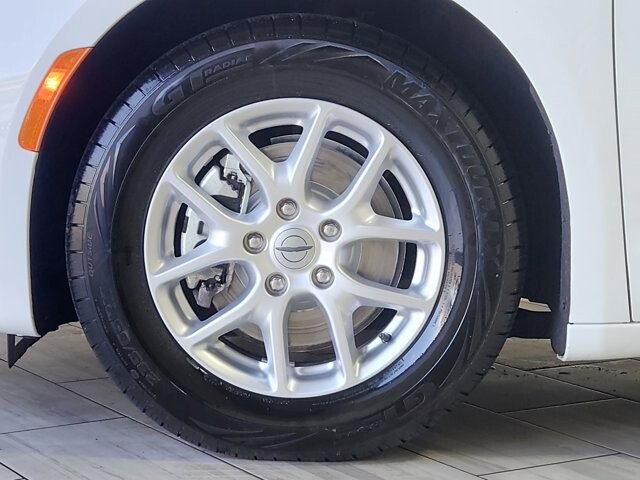 2023 Chrysler Pacifica in Cinnaminson, NJ 08077 - 18128888 9