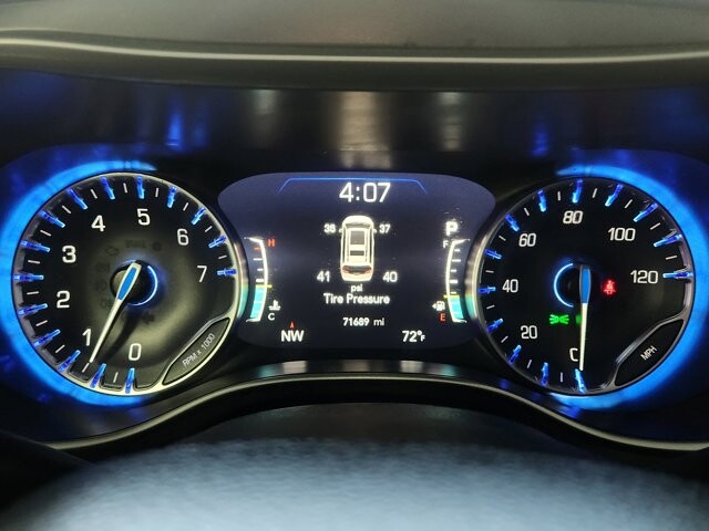 2023 Chrysler Pacifica in Cinnaminson, NJ 08077 - 18128888 18