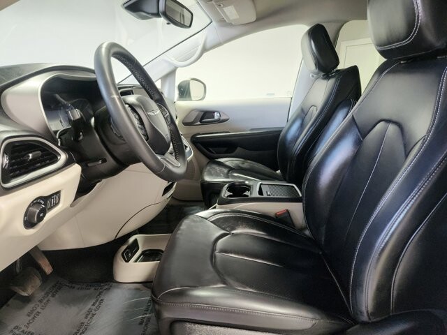 2023 Chrysler Pacifica in Cinnaminson, NJ 08077 - 18128888 11