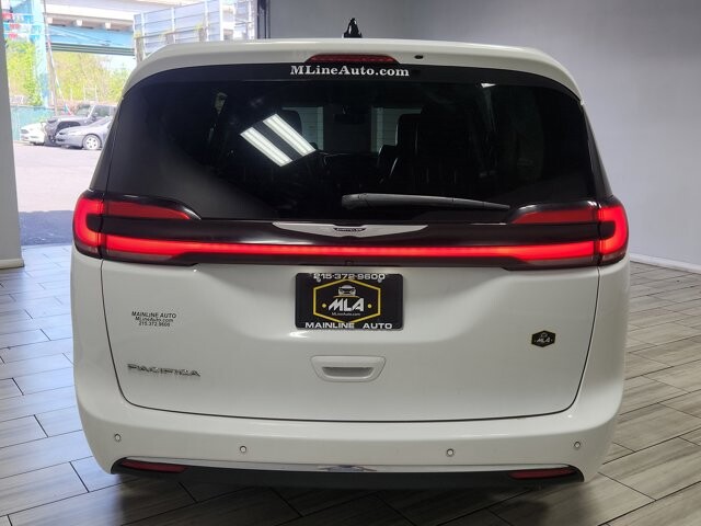 2023 Chrysler Pacifica in Cinnaminson, NJ 08077 - 18128888 4