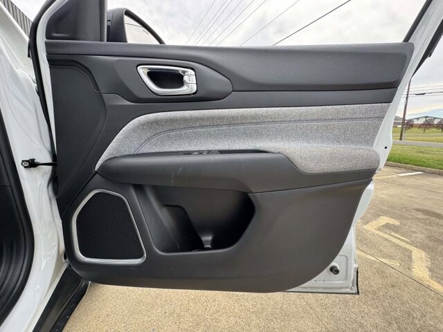 2024 Jeep Compass in Winchester, VA 22602 - 18128909 22