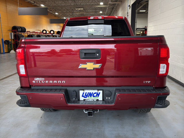 2017 Chevrolet Silverado 1500 in Burlington, WI 53105 - 18128912 4