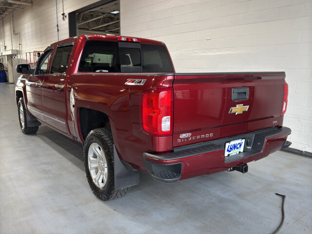 2017 Chevrolet Silverado 1500 in Burlington, WI 53105 - 18128912 3