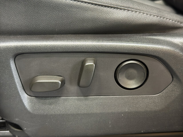 2023 Chevrolet Tahoe in Burlington, WI 53105 - 18128917 16