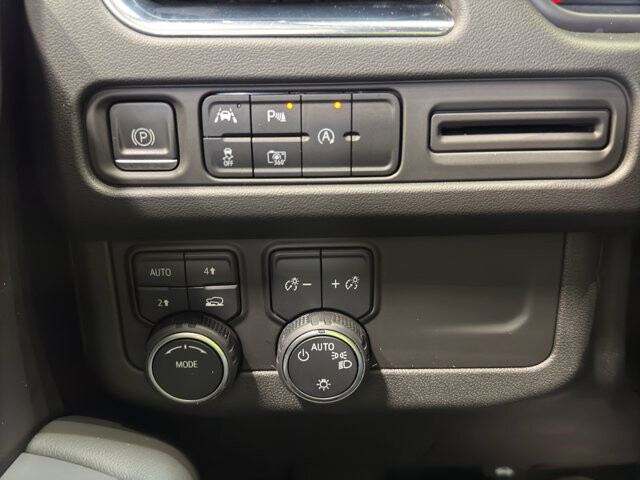 2023 Chevrolet Tahoe in Burlington, WI 53105 - 18128917 32