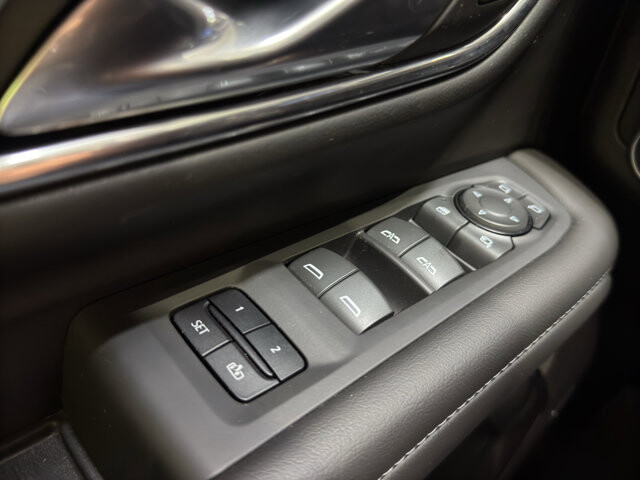 2023 Chevrolet Tahoe in Burlington, WI 53105 - 18128917 33