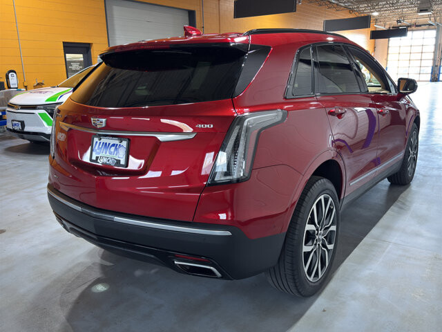 2022 Cadillac XT5 in Burlington, WI 53105 - 18128920 5