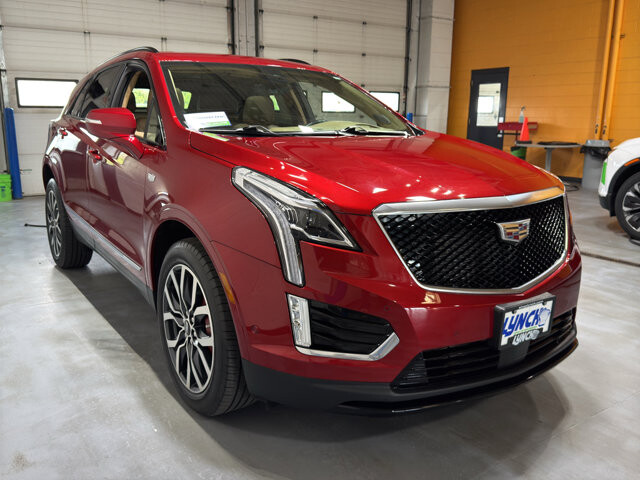 2022 Cadillac XT5 in Burlington, WI 53105 - 18128920 7