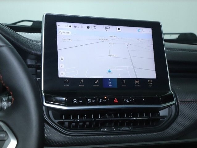 2024 Jeep Compass in Bedford, OH 44146 - 18128932 32