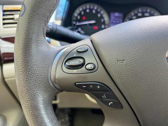 2015 INFINITI Q70 in Decatur, GA 30032 - 18128936 24