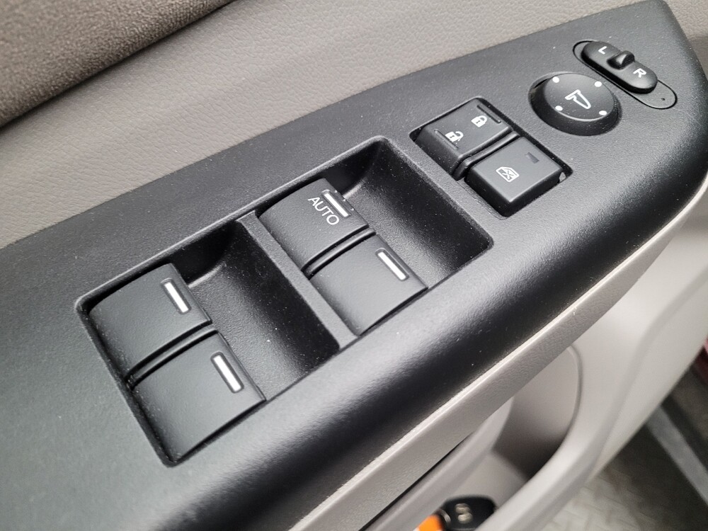 2013 Honda CR-V in Torrance, CA 90504 - 18128949 27