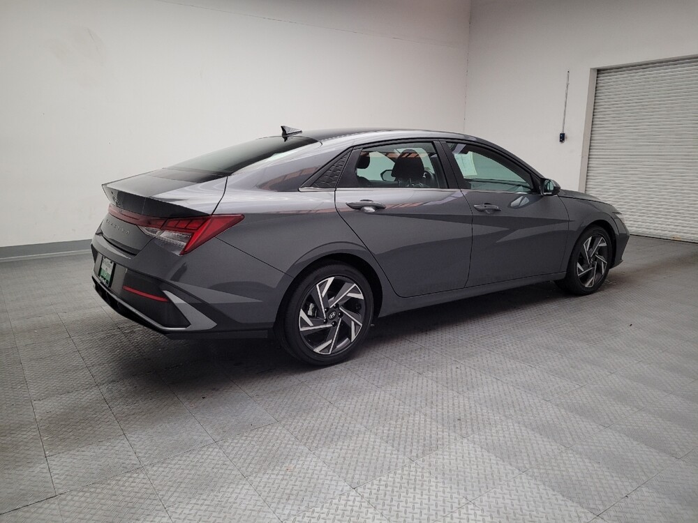 2025 Hyundai Elantra in Downey, CA 90241 - 18128952 10