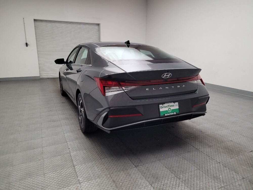 2025 Hyundai Elantra in Downey, CA 90241 - 18128952 6