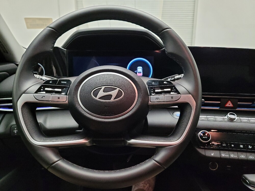 2025 Hyundai Elantra in Downey, CA 90241 - 18128952 22