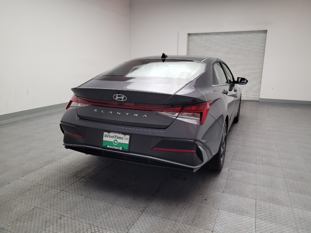 2025 Hyundai Elantra in Downey, CA 90241 - 18128952 7