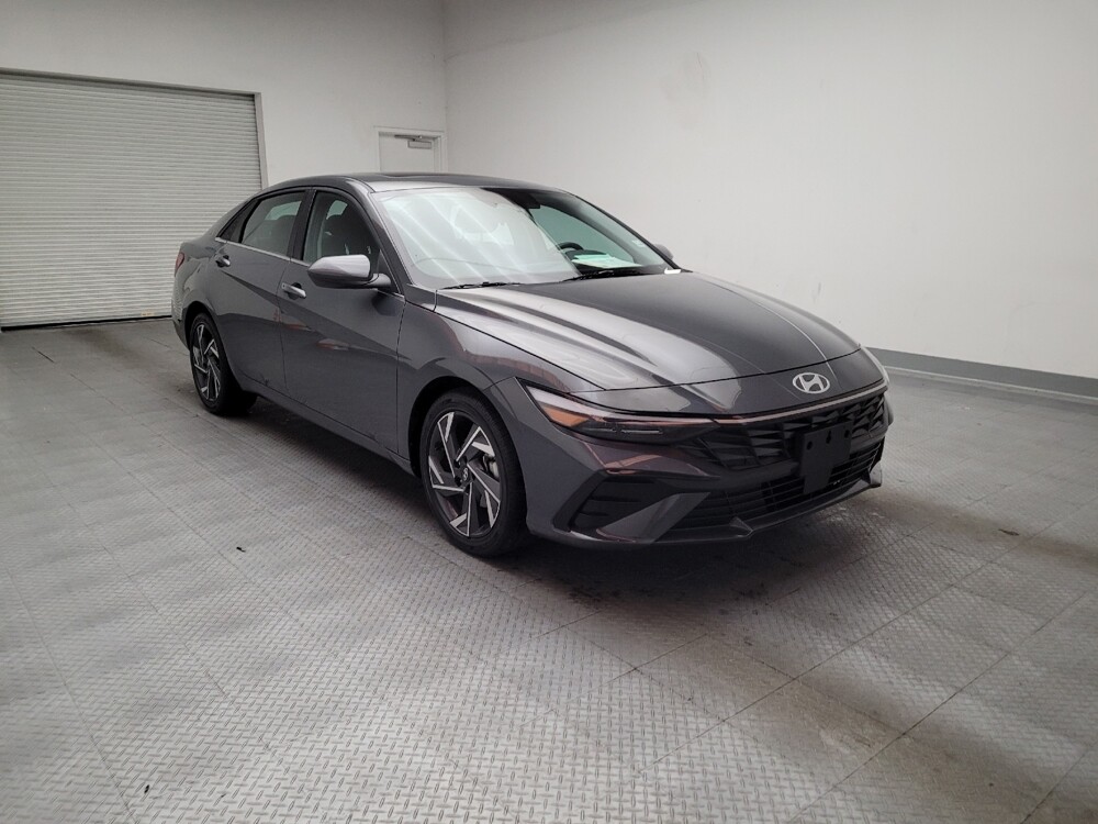 2025 Hyundai Elantra in Downey, CA 90241 - 18128952 13