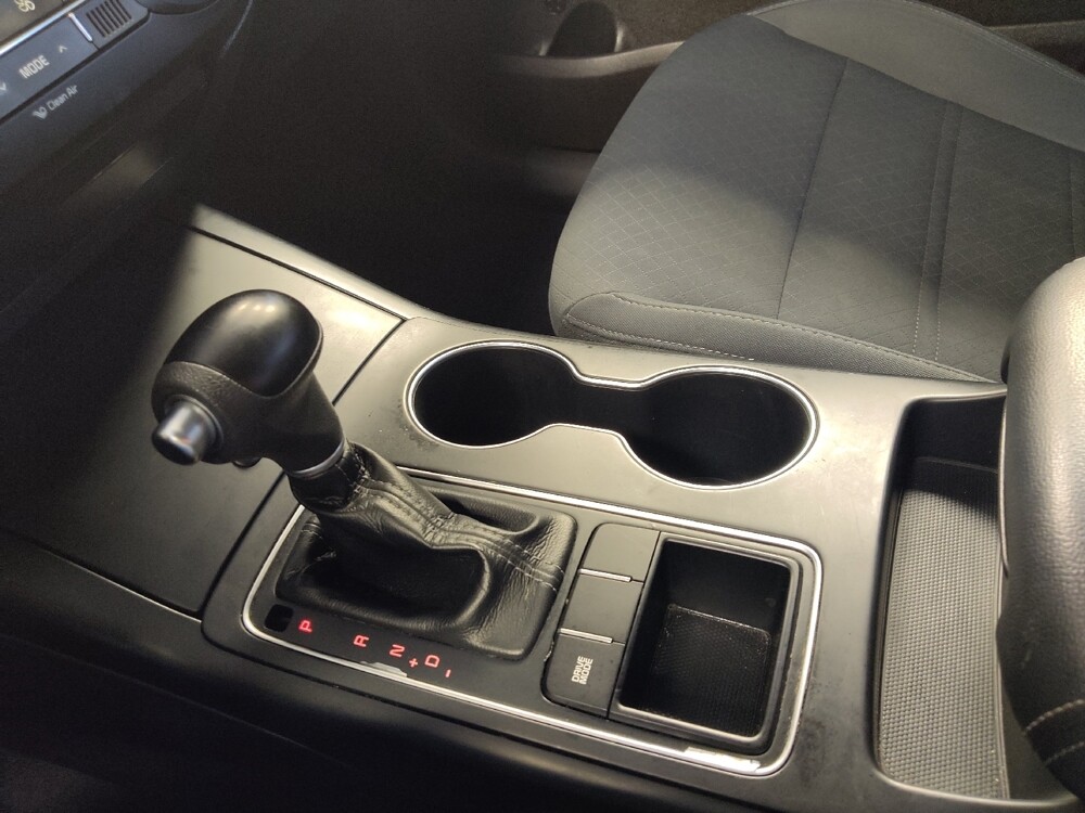 2018 Kia Sorento in Houston, TX 77034 - 18128965 26