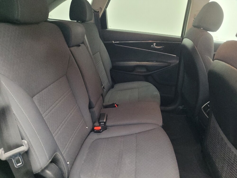 2018 Kia Sorento in Houston, TX 77034 - 18128965 19