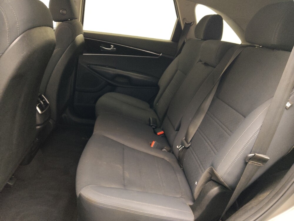 2018 Kia Sorento in Morrow, GA 30260 - 18128974 18