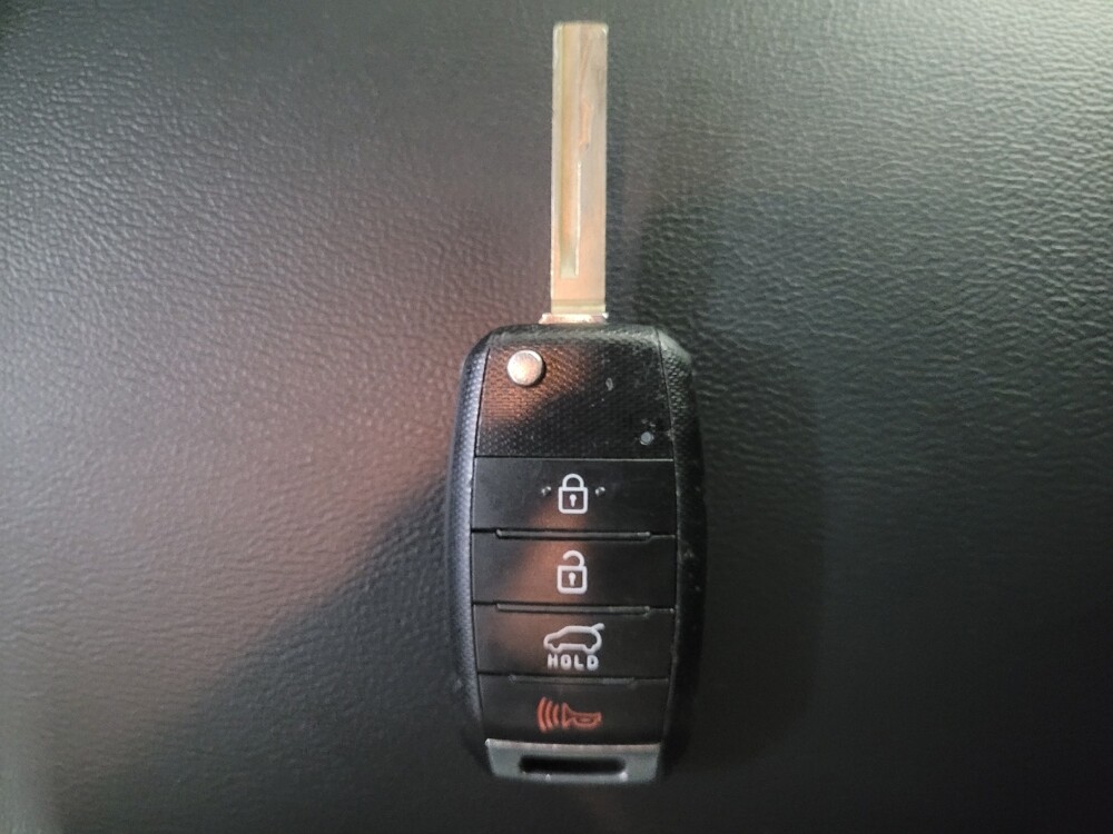 2018 Kia Sorento in Morrow, GA 30260 - 18128974 32