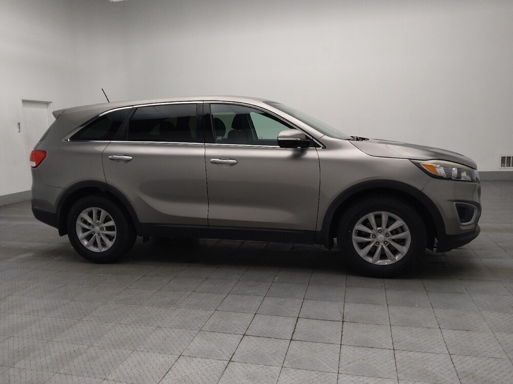 2018 Kia Sorento in Morrow, GA 30260 - 18128974 11