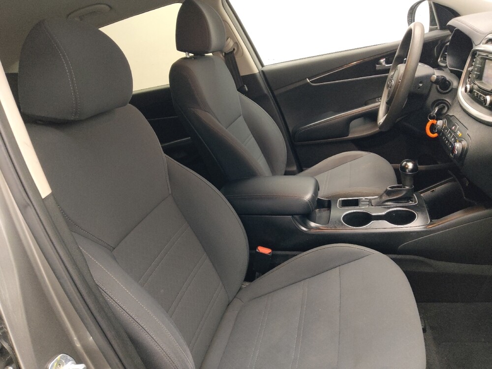 2018 Kia Sorento in Morrow, GA 30260 - 18128974 21