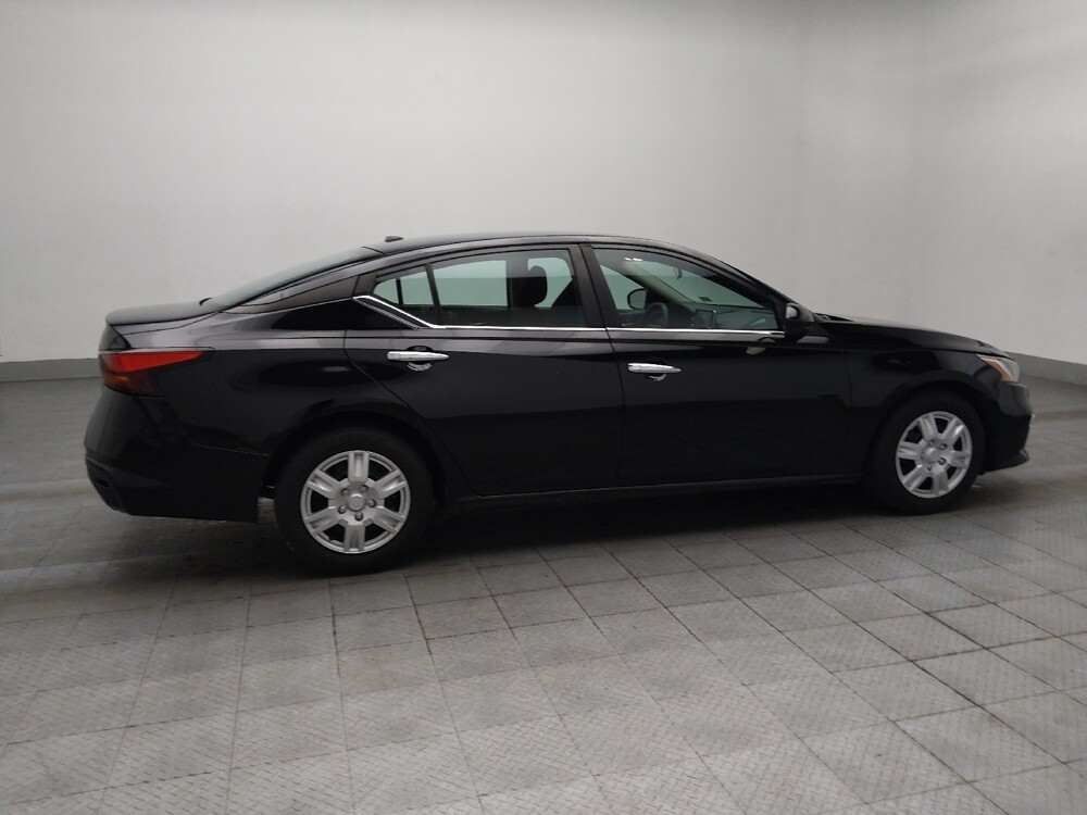 2019 Nissan Altima in Macon, GA 31210 - 18128977 10