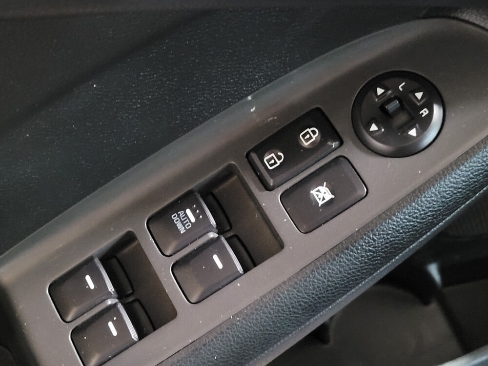 2018 Kia Forte in Fort Worth, TX 76116 - 18129022 27