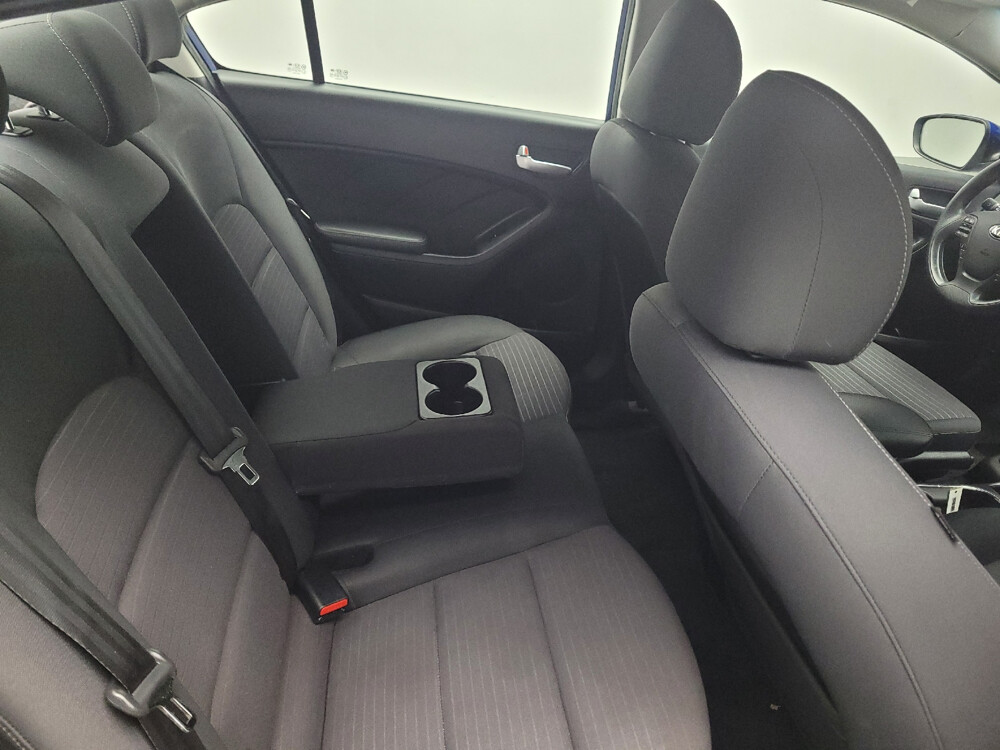 2018 Kia Forte in Fort Worth, TX 76116 - 18129022 19