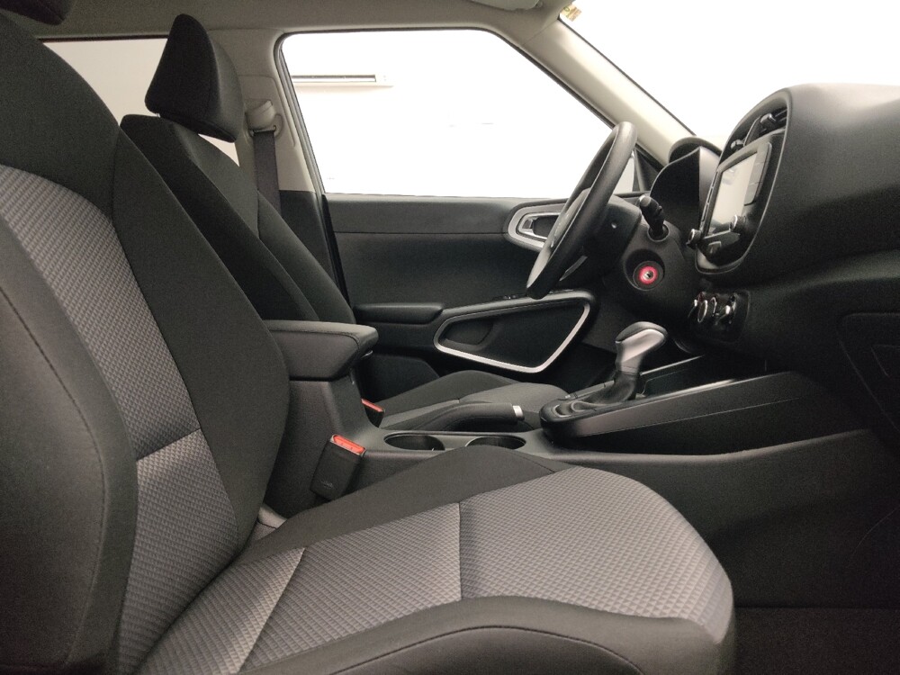 2025 Kia Soul in Arlington, TX 76011 - 18129047 21