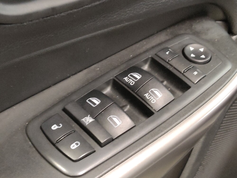 2019 Jeep Cherokee in Lubbock, TX 79424 - 18129055 27