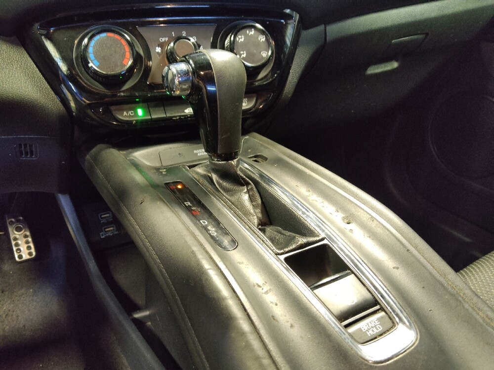 2021 Honda HR-V in Glendale, AZ 85301 - 18129060 26