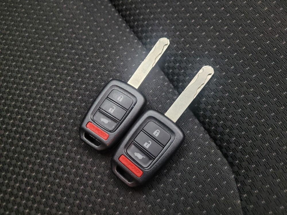 2021 Honda HR-V in Glendale, AZ 85301 - 18129060 32