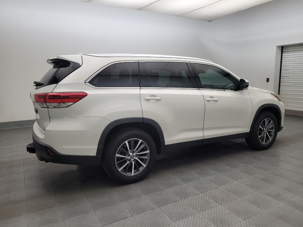 2019 Toyota Highlander in Phoenix, AZ 85015 - 18129073 10