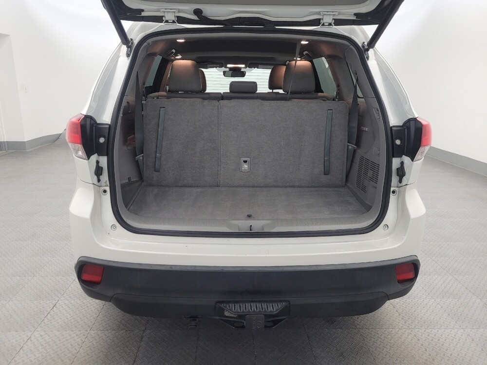 2019 Toyota Highlander in Phoenix, AZ 85015 - 18129073 29