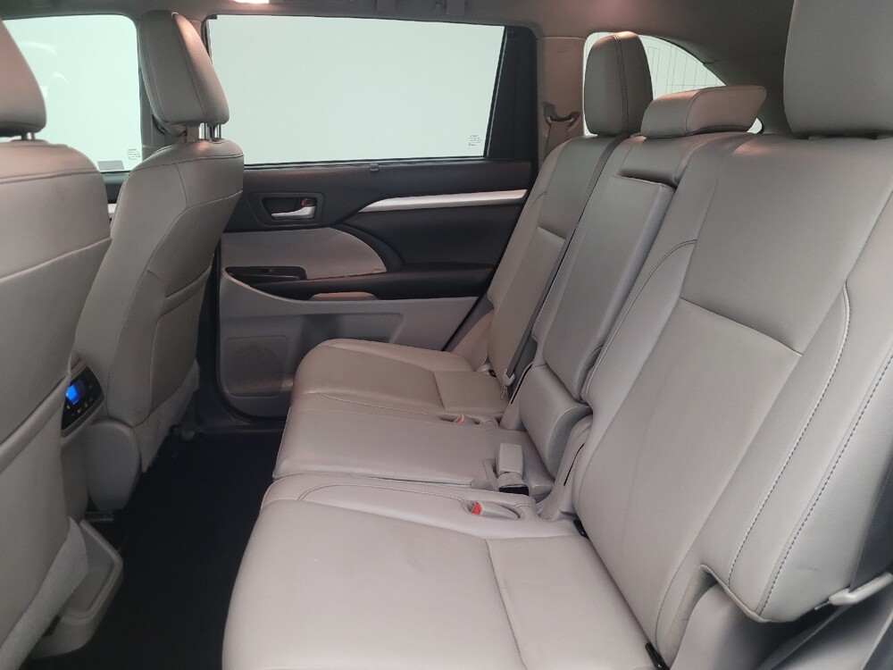2019 Toyota Highlander in Phoenix, AZ 85015 - 18129073 18