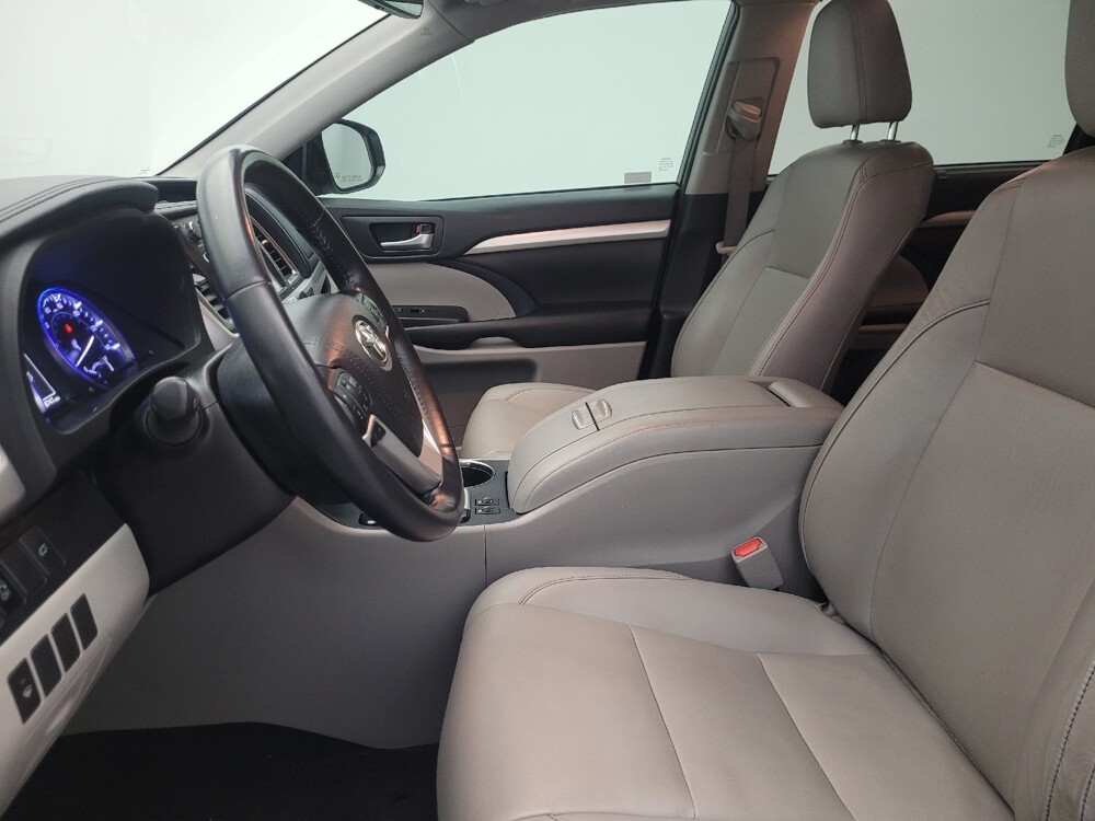 2019 Toyota Highlander in Phoenix, AZ 85015 - 18129073 17