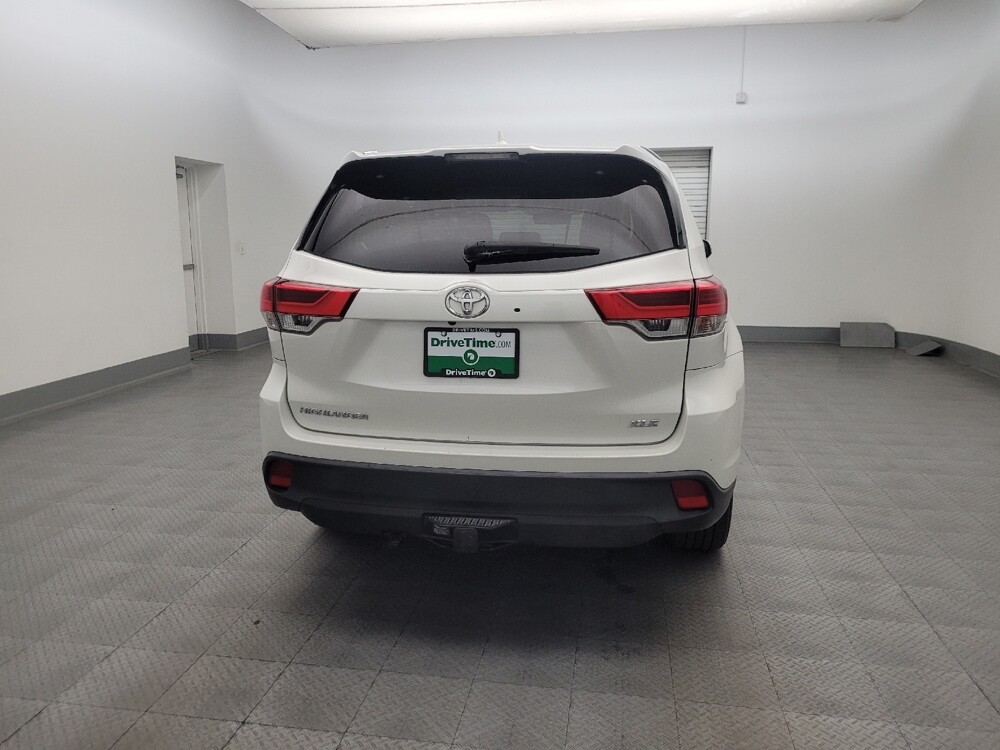 2019 Toyota Highlander in Phoenix, AZ 85015 - 18129073 7