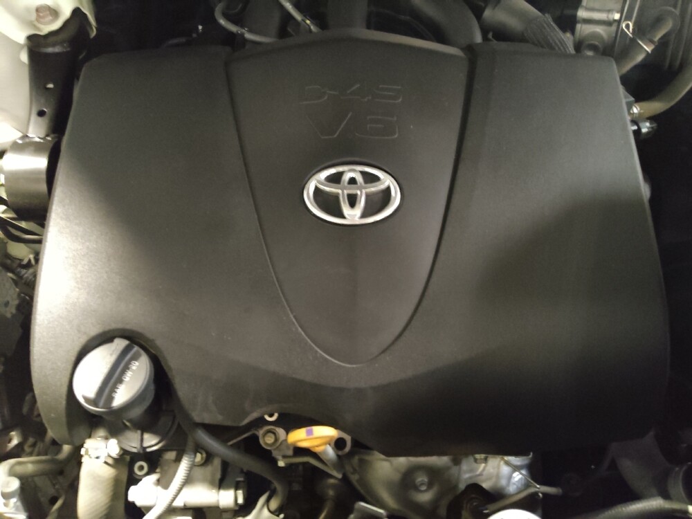 2019 Toyota Highlander in Phoenix, AZ 85015 - 18129073 30