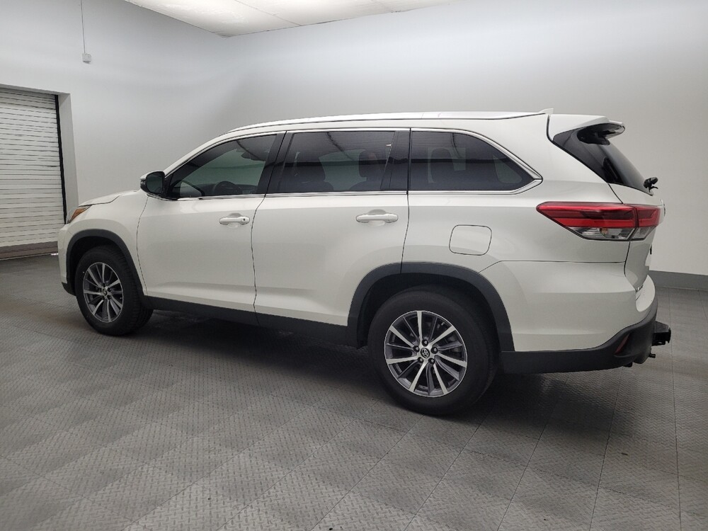 2019 Toyota Highlander in Phoenix, AZ 85015 - 18129073 3