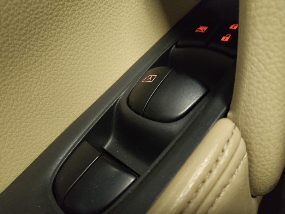 2016 Nissan Rogue in Glendale, AZ 85301 - 18129074 27