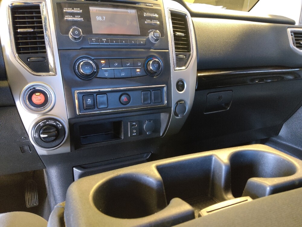 2018 Nissan Titan in Chandler, AZ 85225 - 18129075 26