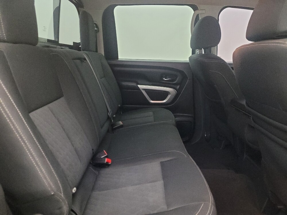 2018 Nissan Titan in Chandler, AZ 85225 - 18129075 19