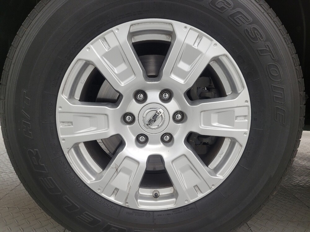 2018 Nissan Titan in Chandler, AZ 85225 - 18129075 31