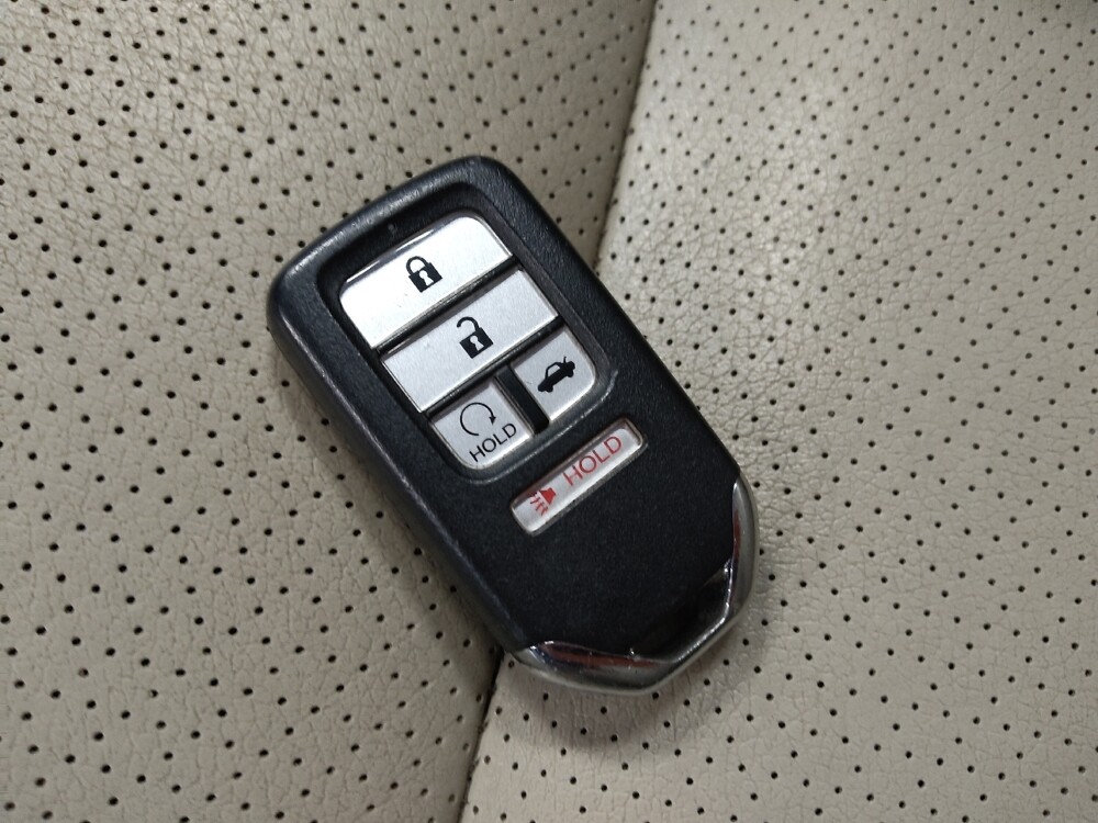 2017 Honda Accord in Chandler, AZ 85225 - 18129080 32