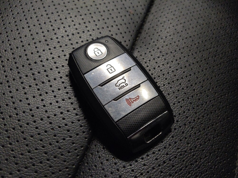 2019 Kia Sorento in Glendale, AZ 85301 - 18129082 32