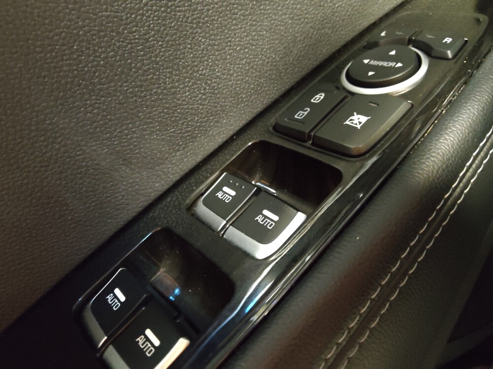 2019 Kia Sorento in Glendale, AZ 85301 - 18129082 27